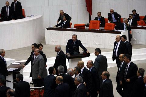 TBMM'de AKP+MHP kavgası - Resim 4