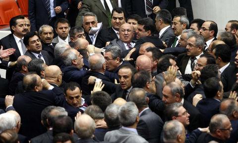 TBMM'de AKP+MHP kavgası - Resim 3