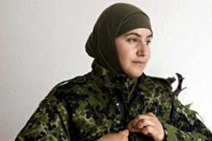 Danimarka'da türbanlı asker