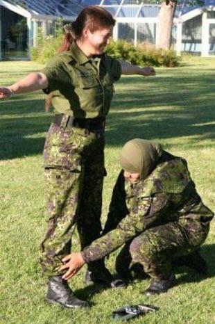 Danimarka'da türbanlı asker