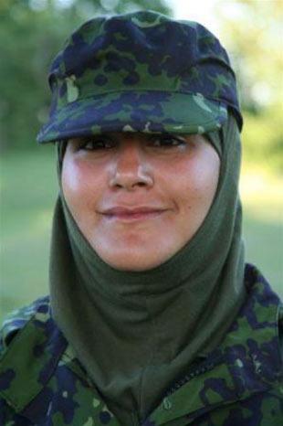 Danimarka'da türbanlı asker