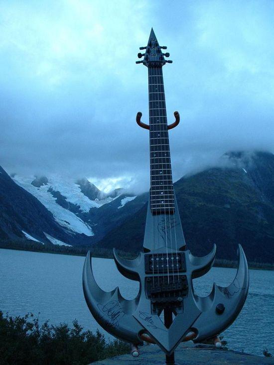Dünya'nın en ilginç gitarları - Resim 18