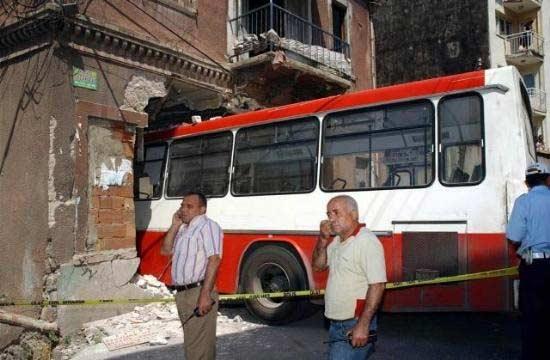 Belediye otobüsünün freni boşaldı: 18 yaralı - Resim 3