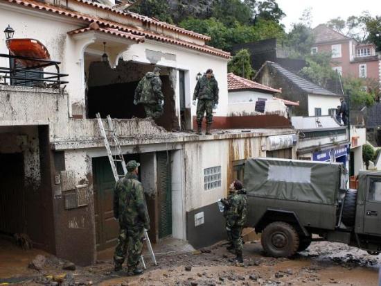 Madeira adasında sel - Resim 7