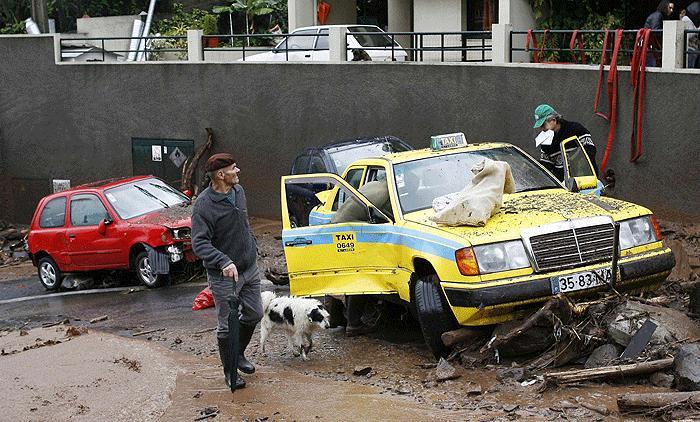 Portekiz'de sel faciası: 42 ölü - Resim 19