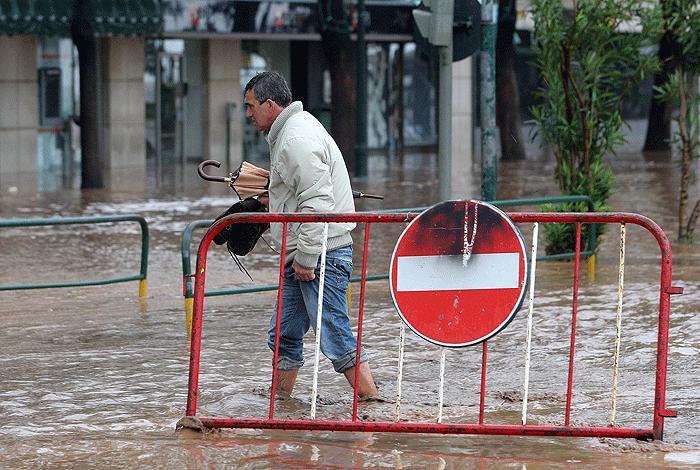 Portekiz'de sel faciası: 42 ölü - Resim 15