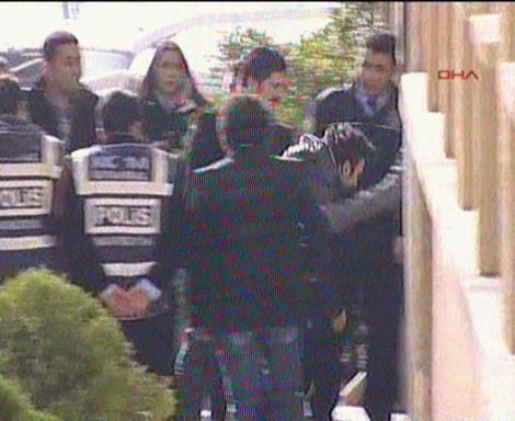 Tarkan adliyeye böyle girdi - Resim 1