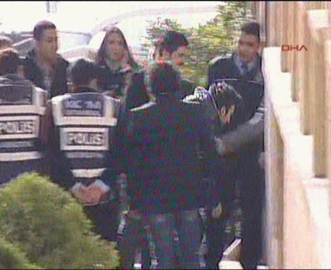 Tarkan adliyeye böyle girdi - Resim 2