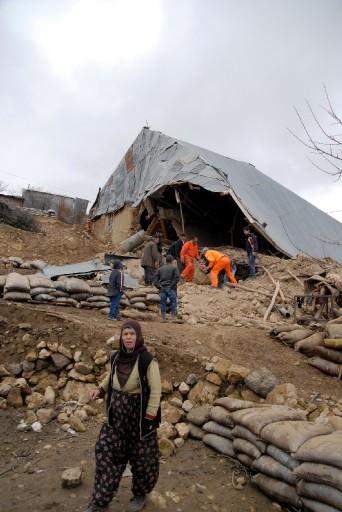 Elazığ'da 6 şiddetinde deprem - Resim 7