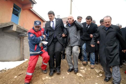 Elazığ'da 6 şiddetinde deprem - Resim 3