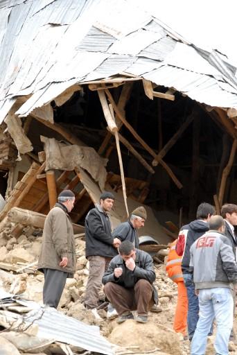 Elazığ'da 6 şiddetinde deprem - Resim 32