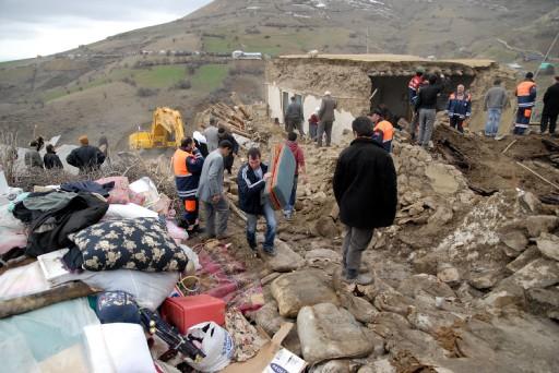 Elazığ'da 6 şiddetinde deprem - Resim 34