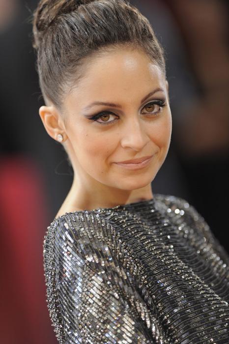 Oscar'da kırmızı halı şıklığı