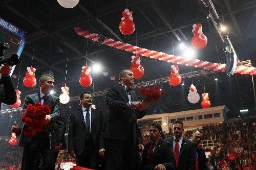 Erdoğan Roman vatandaşlarla çoştu - Resim 3