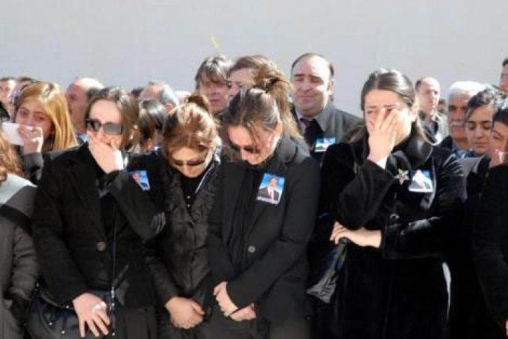 İntihar eden rektör son yolculuğuna uğurlandı - Resim 10