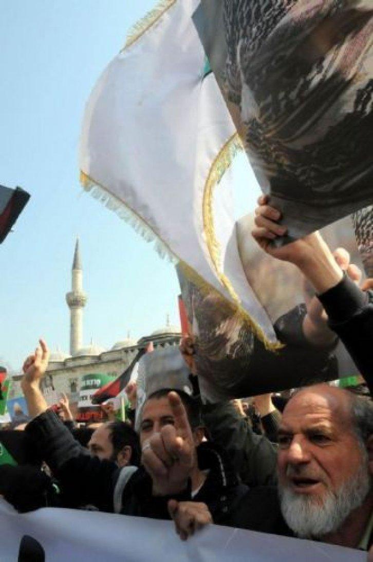 Beyazıt Meydanı'nda gösteri - Resim 7