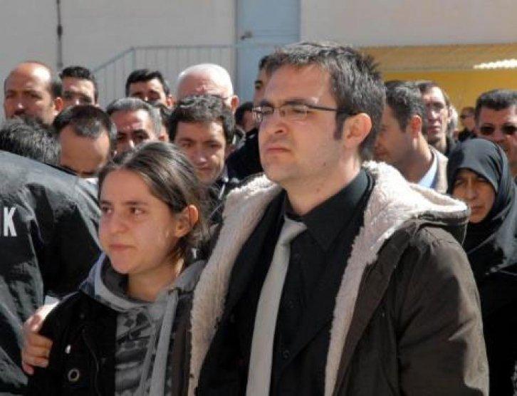 İntihar eden rektör son yolculuğuna uğurlandı - Resim 6