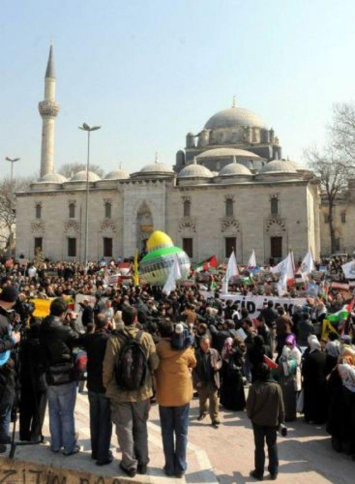 Beyazıt Meydanı'nda gösteri - Resim 9