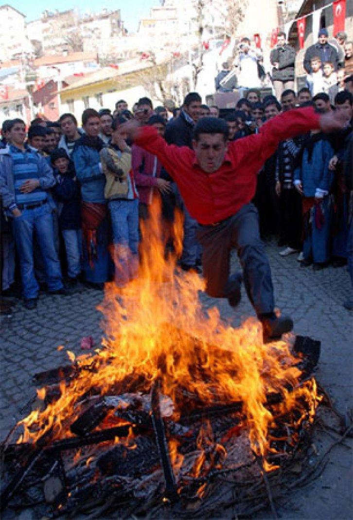 Nevruz ateşi her yerde