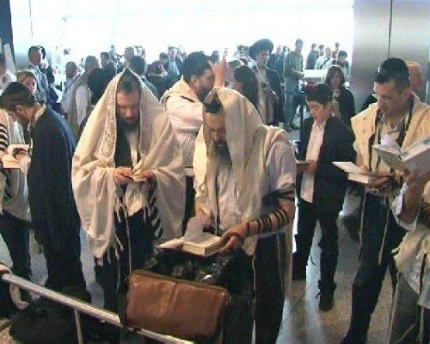 Yahudiler ayin yaptı Umreciler izledi - Resim 1
