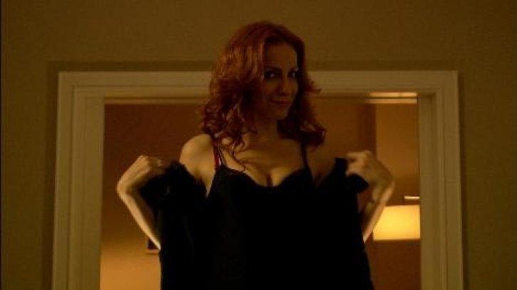  Herkes mi Aldatır striptiz shneleri - Resim 4