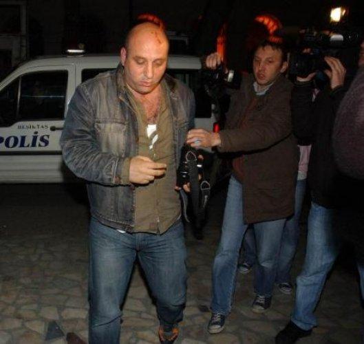 Hürriyet muhabiri Kaddafi'nin korumalarıyla kavga etti - Resim 11