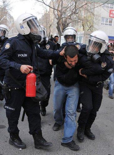 Ankara'da TEKEL meydan savaşı  - Resim 22