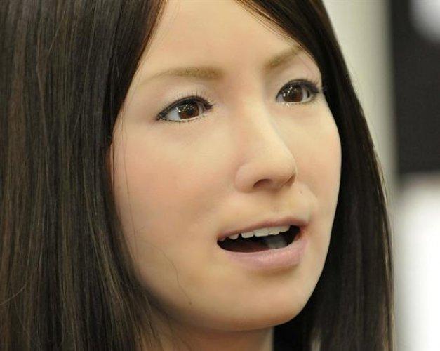  Japonların yeni robotu insandan farksız  
