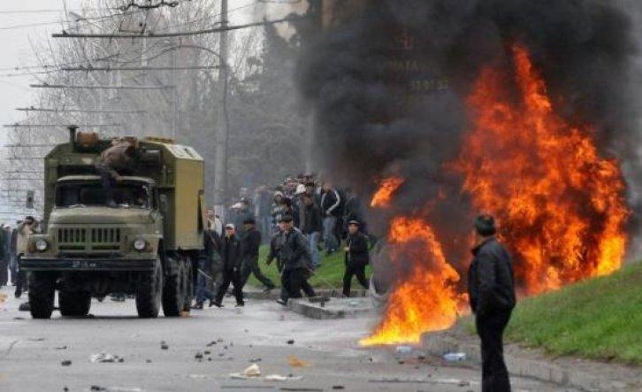 Kırgızistan'da isyan çıktı - Resim 46