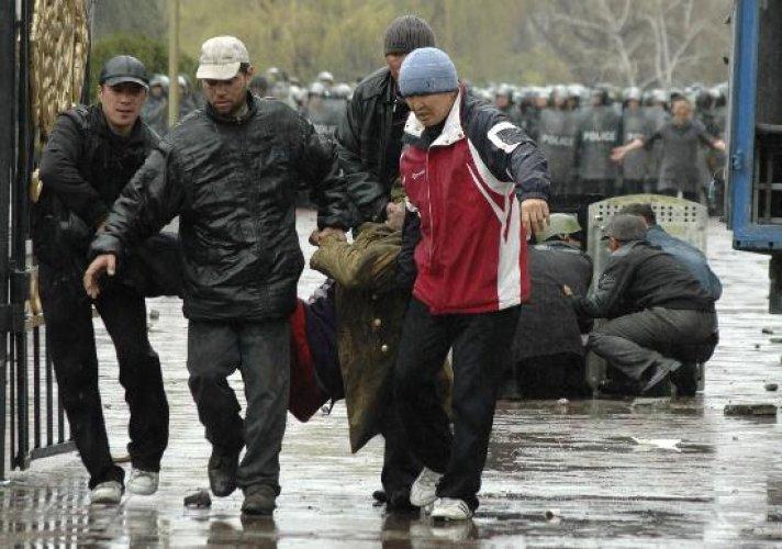 Kırgızistan'da isyan çıktı - Resim 14