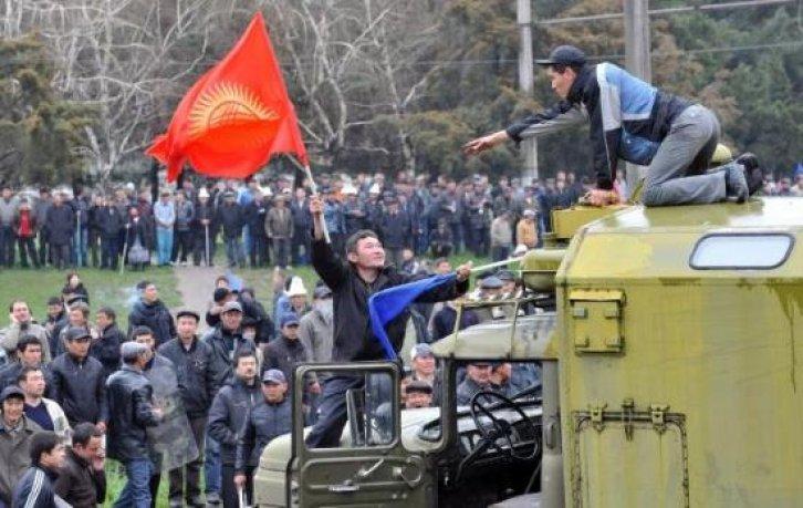 Kırgızistan'da isyan çıktı - Resim 43