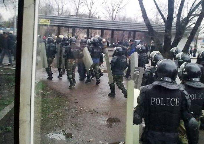Kırgızistan'da isyan çıktı - Resim 12
