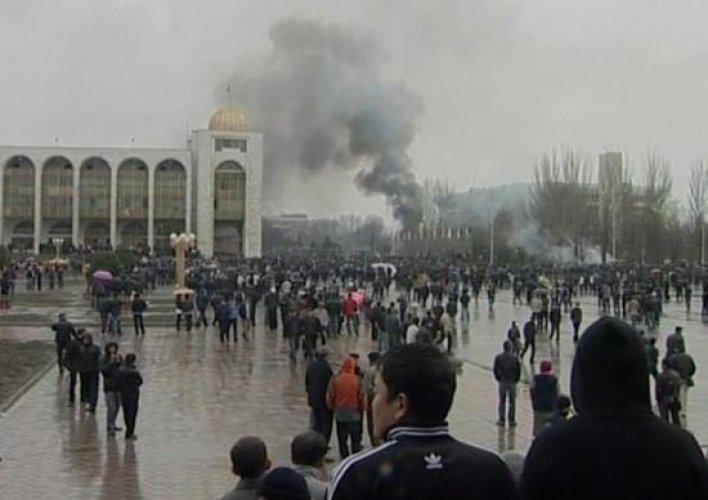 Kırgızistan'da isyan çıktı - Resim 55