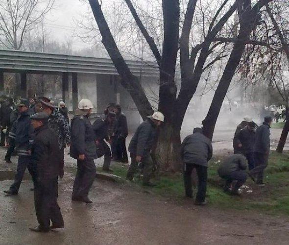 Kırgızistan'da isyan çıktı - Resim 8