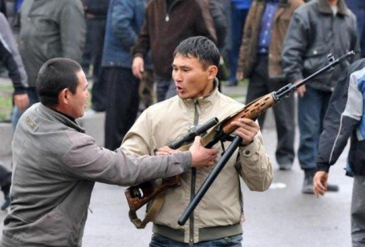 Kırgızistan'da isyan çıktı - Resim 48