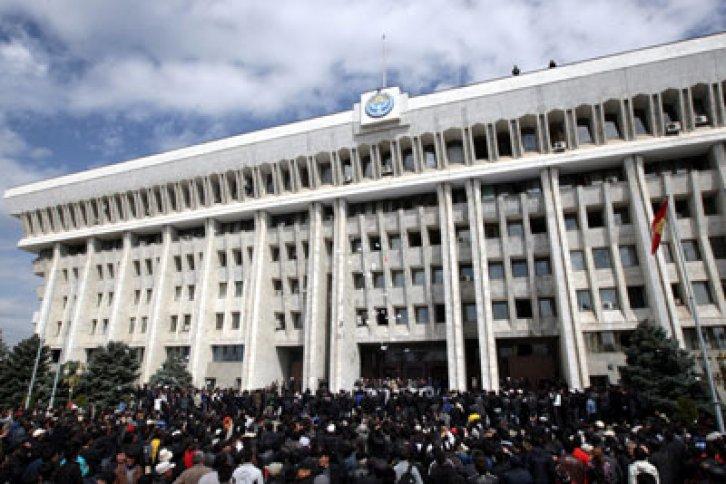 Kırgızistan'da isyan çıktı - Resim 22