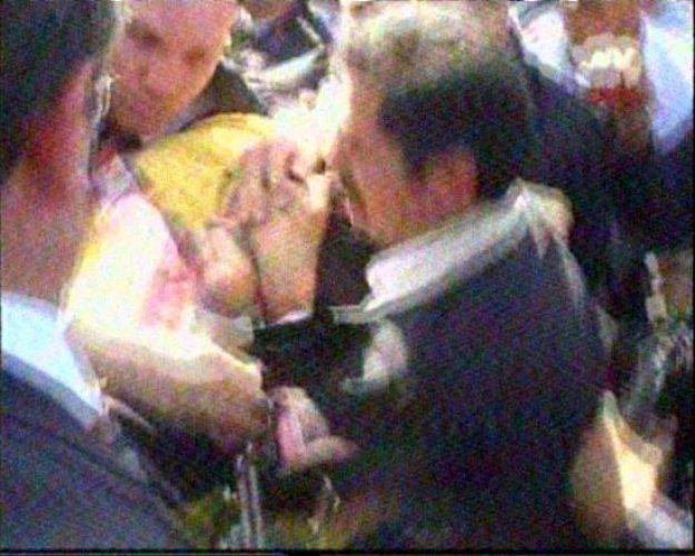Bakan Yıldız'a yumruklu saldırı - Resim 15