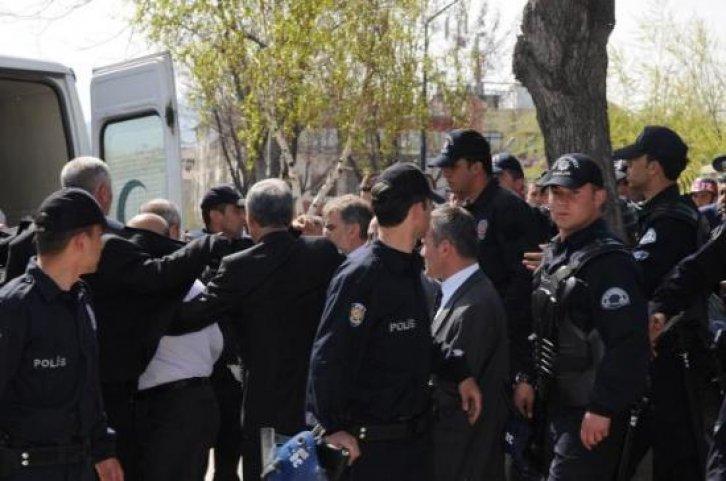 Bakan Yıldız'a yumruklu saldırı - Resim 5