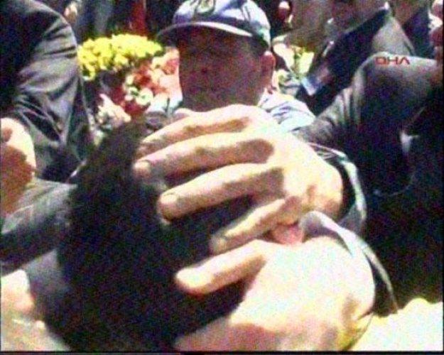 Bakan Yıldız'a yumruklu saldırı - Resim 11