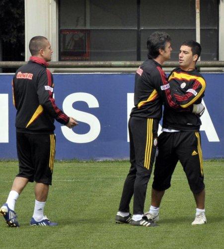 Arda Caner'in dudağını patlattı