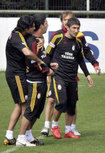 Arda Caner'in dudağını patlattı