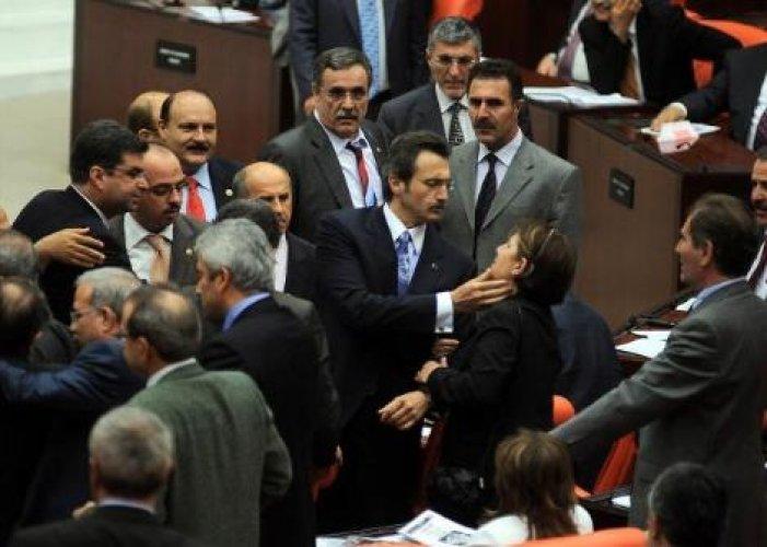 Kürşat Tüzmen'i zor tuttular - Resim 1
