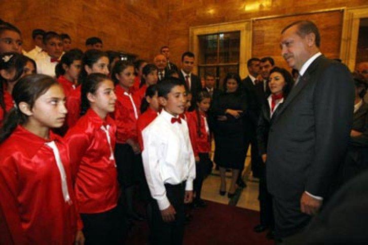 Minik öğrenciler Erdoğan'ı görünce ağladılar - Resim 5