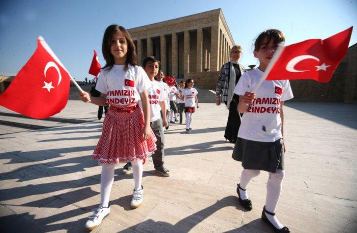 23 Nisan Coşkuyla Kutlanıyor