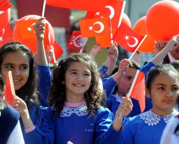 23 Nisan Coşkuyla Kutlanıyor