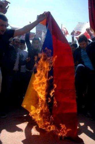 BBP'liler Ermeni bayrağını yaktılar - Resim 3