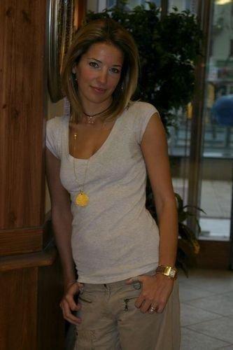 Burcu Esmersoy'dan annelik provası