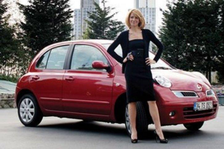 Burcu Esmersoy'dan annelik provası