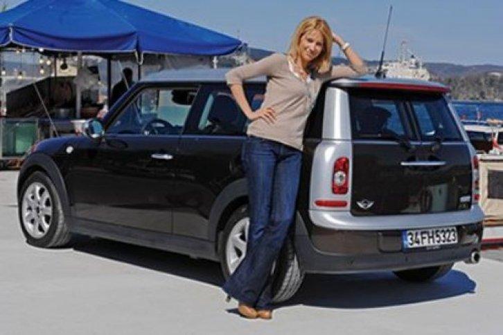 Burcu Esmersoy'dan annelik provası