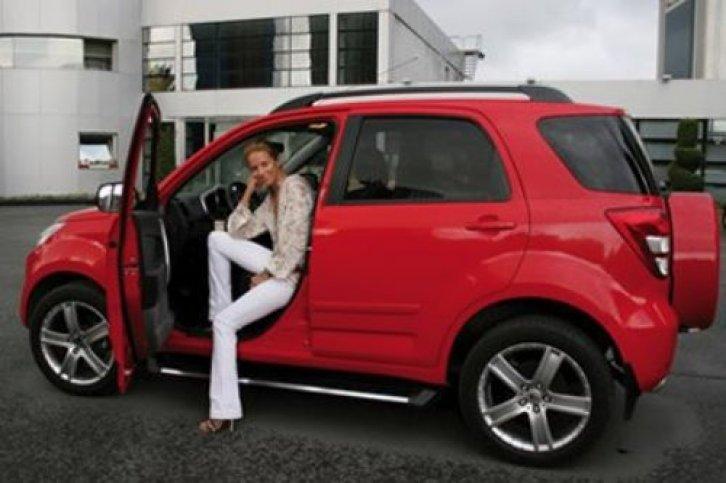 Burcu Esmersoy'dan annelik provası